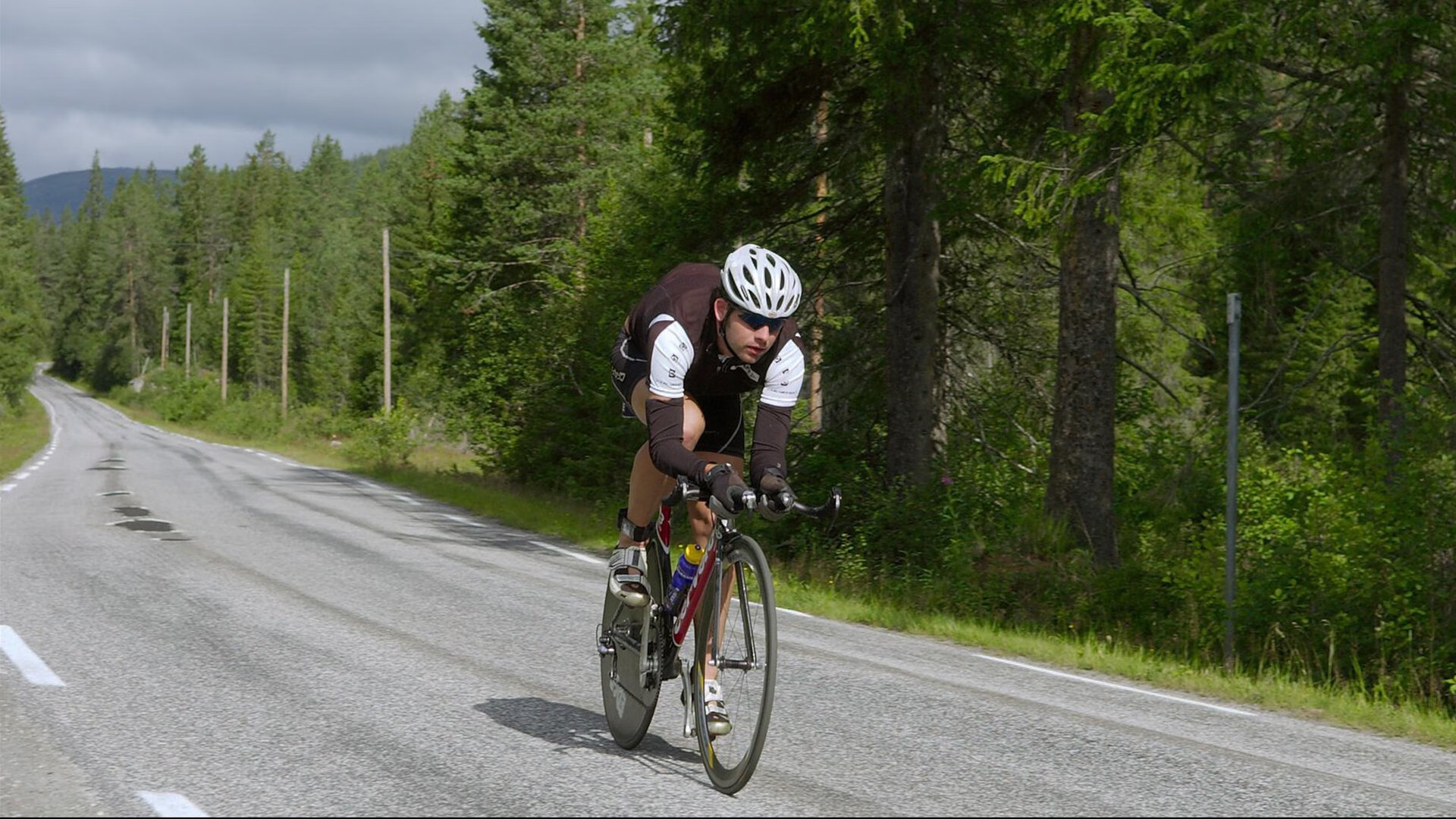 深度解析体操空中动作翻转技巧，体操空中旋转