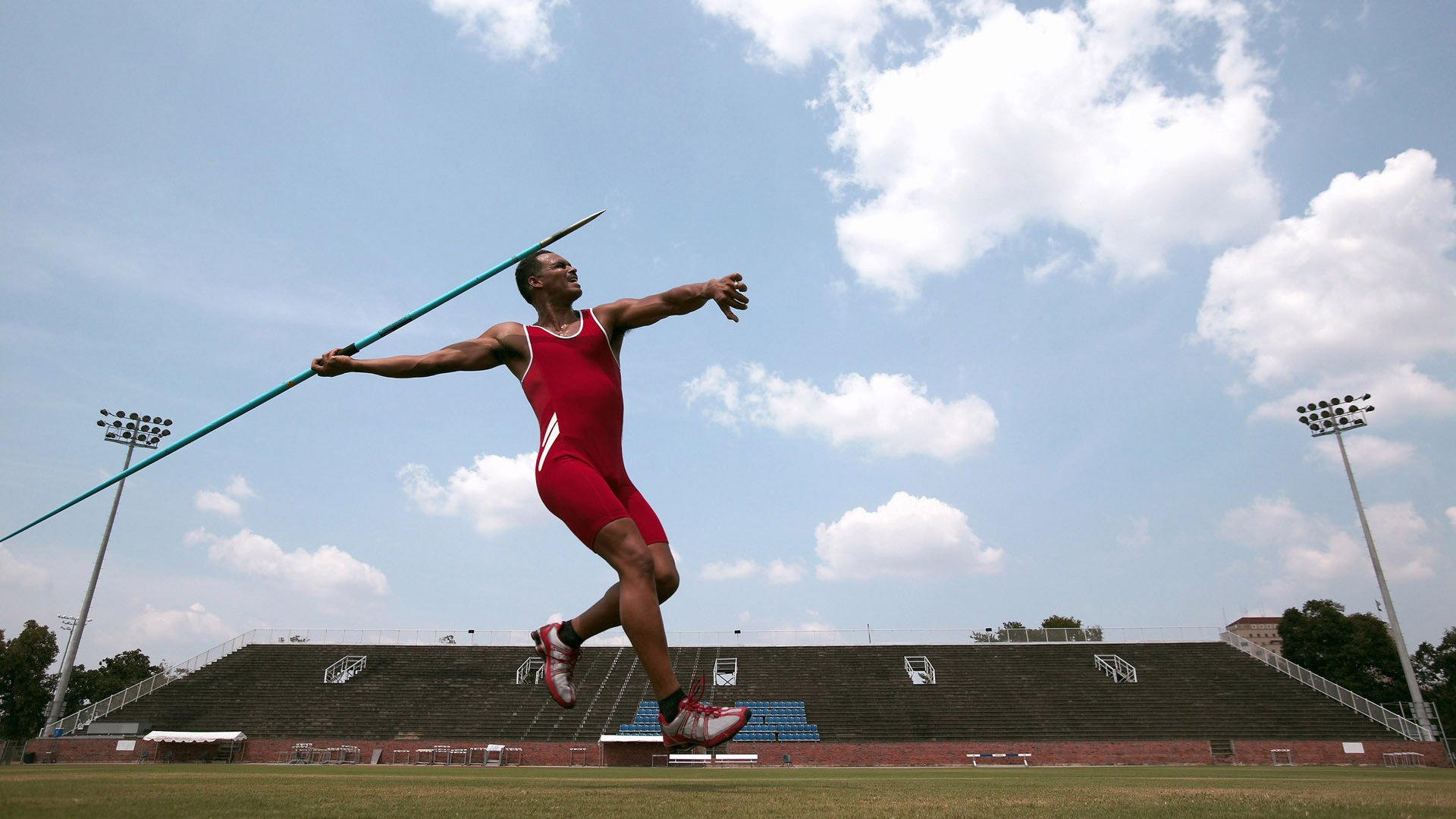 自媒体崛起：个人解说让比赛更火爆，解说类自媒体