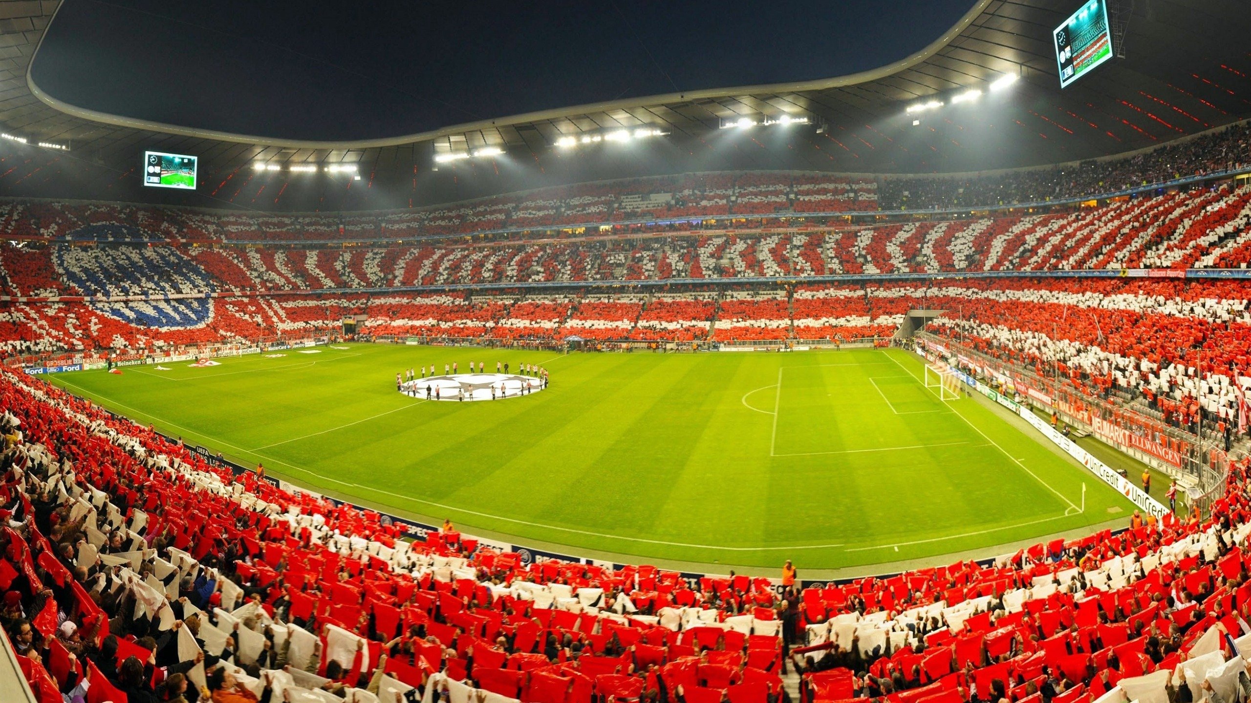 西甲中锋连续破门，助球队稳坐榜首，西甲最佳中卫